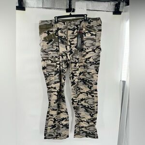 At Lab camouflage pants trousers size 44 cargo